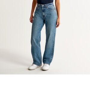 Best Seller Abercrombie Lightweight Denim

Curve Love High Rise Loose Jean